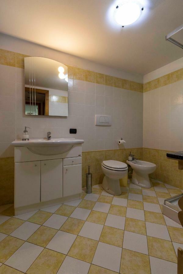 Chez Nous Hotel Massarosa Bagian luar foto